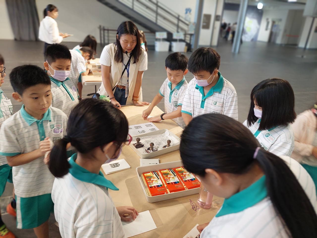07_參觀新竹241藝術空間當期特展的大合影